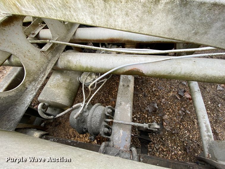 image for item DM2778 1974 Fruehauf pneumatic dry bulk trailer