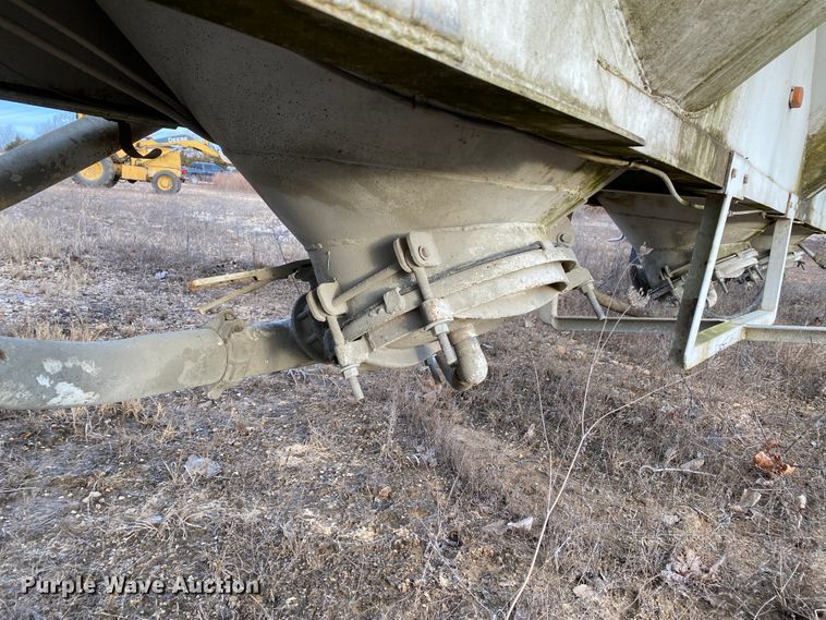 image for item DM2778 1974 Fruehauf pneumatic dry bulk trailer