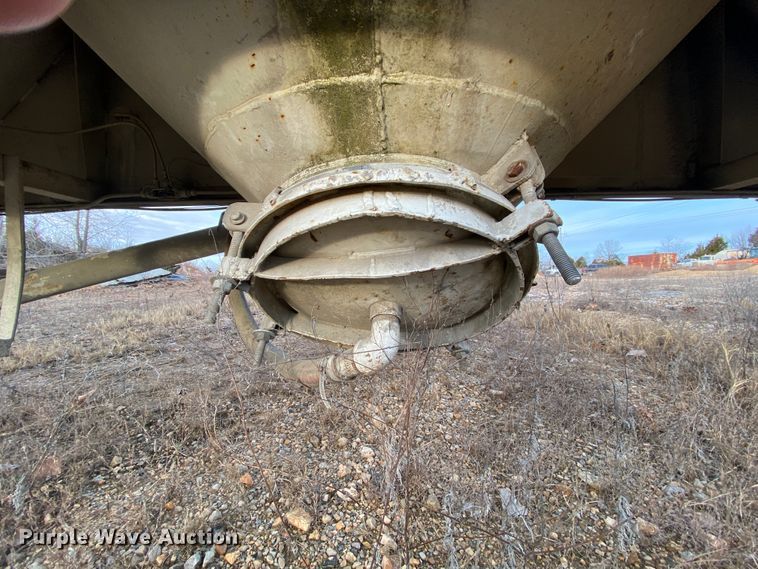 image for item DM2778 1974 Fruehauf pneumatic dry bulk trailer