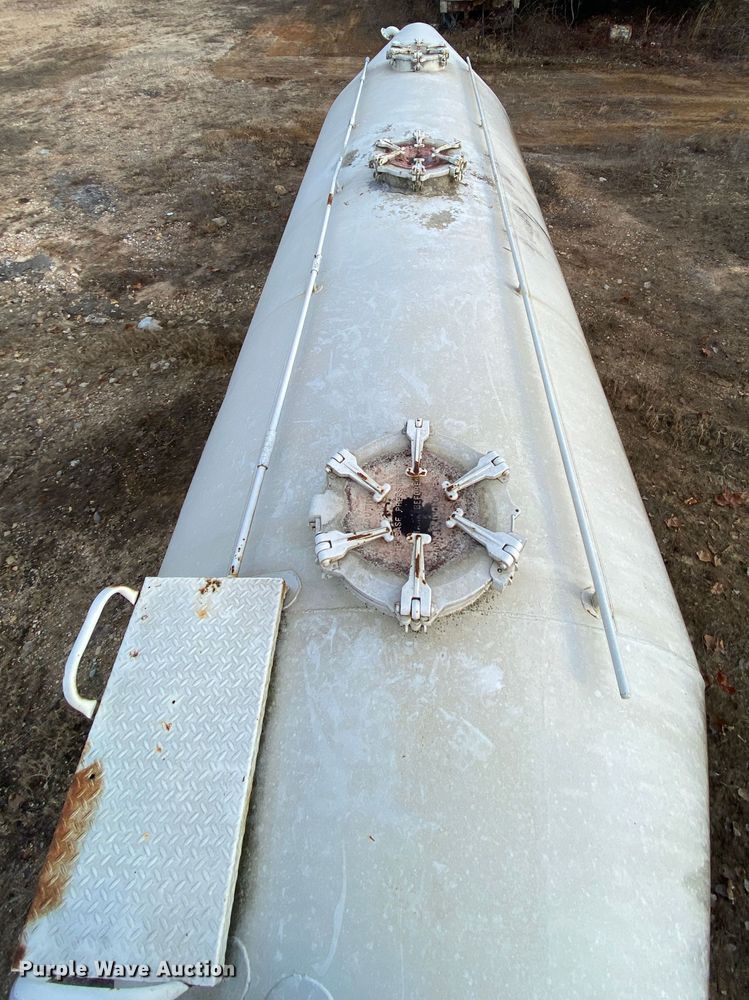 image for item DM2778 1974 Fruehauf pneumatic dry bulk trailer