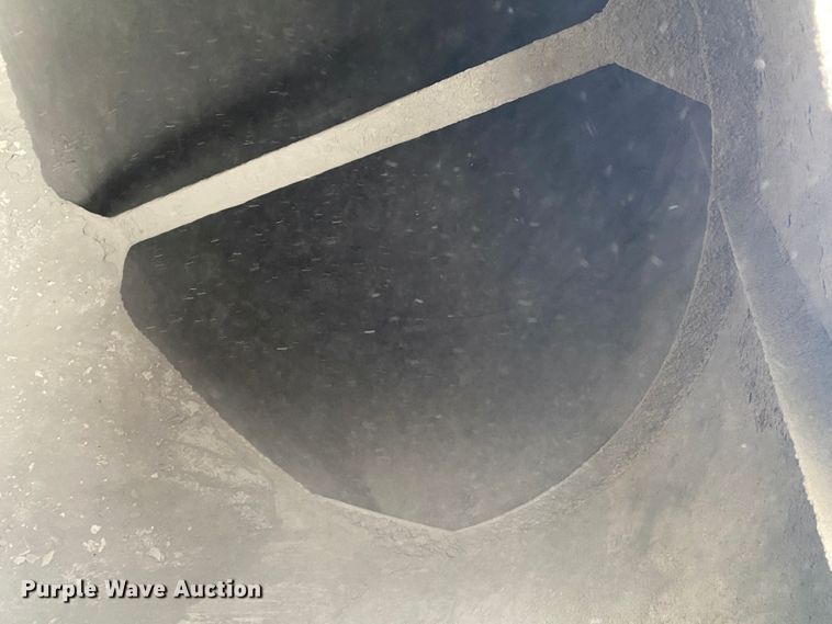 image for item DM2778 1974 Fruehauf pneumatic dry bulk trailer