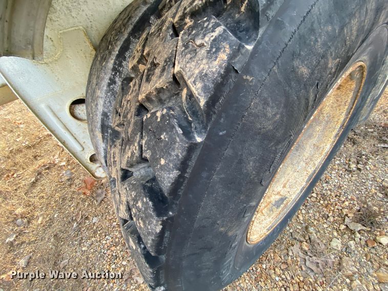 image for item DM2778 1974 Fruehauf pneumatic dry bulk trailer