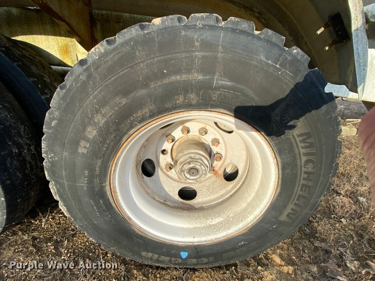 image for item DM2778 1974 Fruehauf pneumatic dry bulk trailer