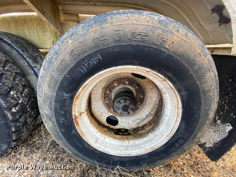 image for item DM2778 1974 Fruehauf pneumatic dry bulk trailer