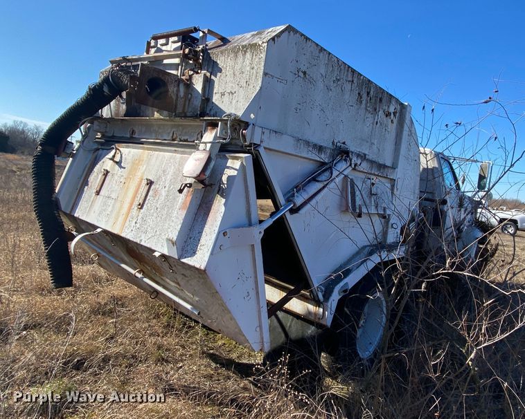 image for item DM2786 1986 GMC TopKick C7000  street sweeper truck