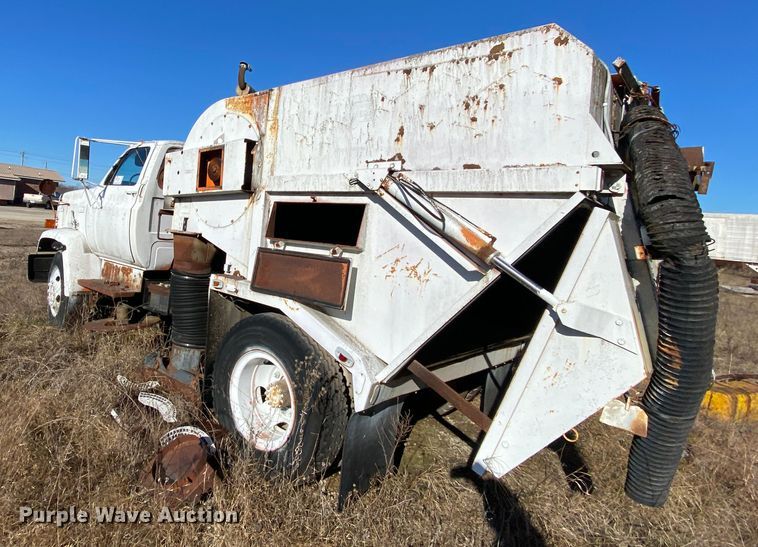 image for item DM2786 1986 GMC TopKick C7000  street sweeper truck
