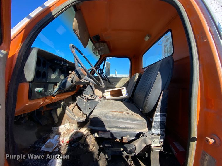 image for item DM2786 1986 GMC TopKick C7000  street sweeper truck