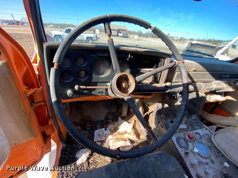 image for item DM2786 1986 GMC TopKick C7000  street sweeper truck