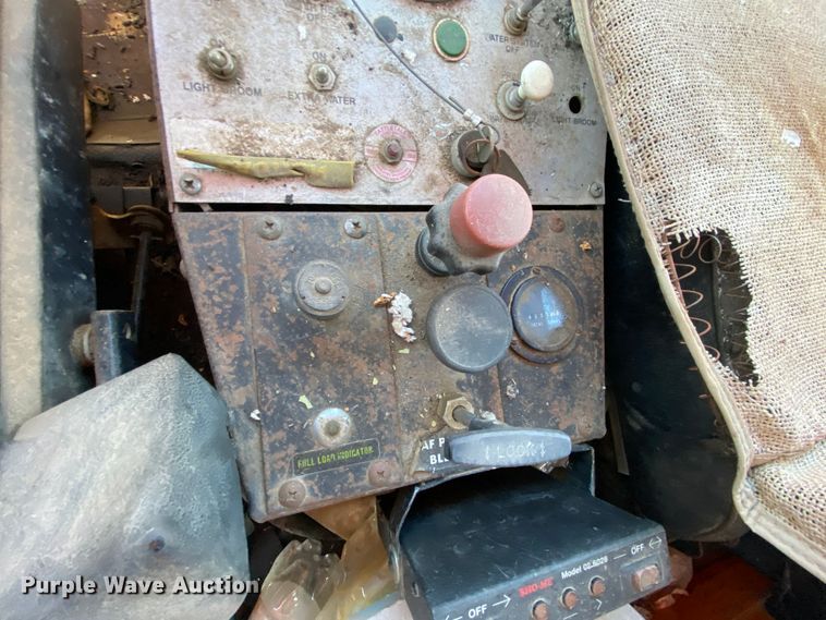 image for item DM2786 1986 GMC TopKick C7000  street sweeper truck