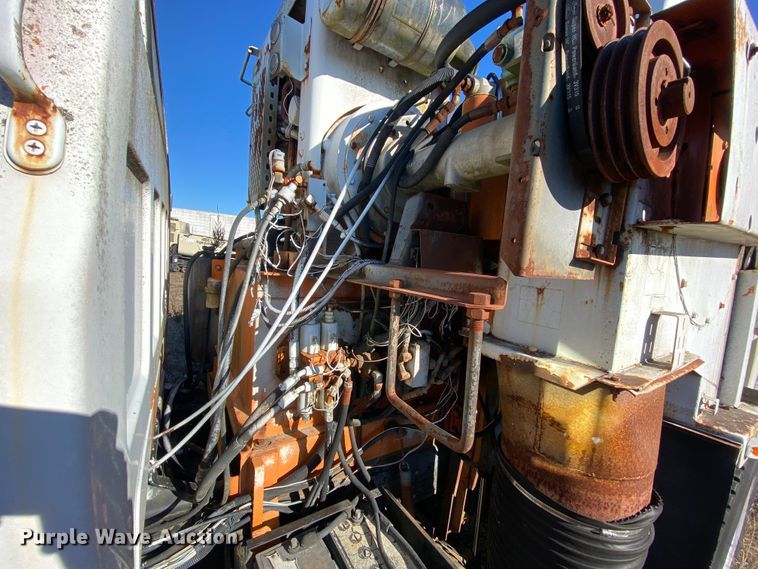 image for item DM2786 1986 GMC TopKick C7000  street sweeper truck