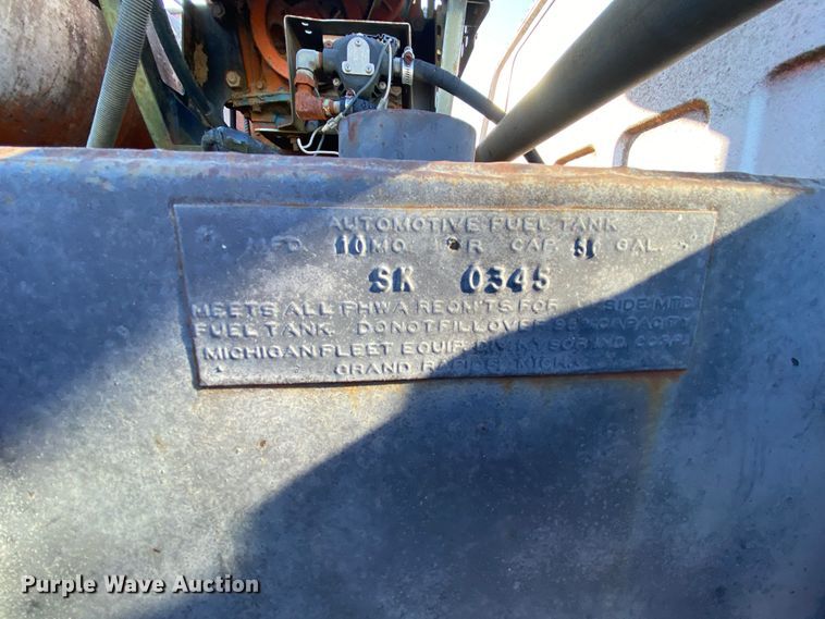 image for item DM2786 1986 GMC TopKick C7000  street sweeper truck