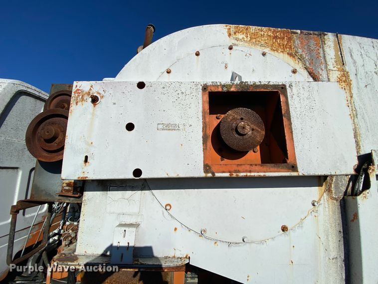 image for item DM2786 1986 GMC TopKick C7000  street sweeper truck