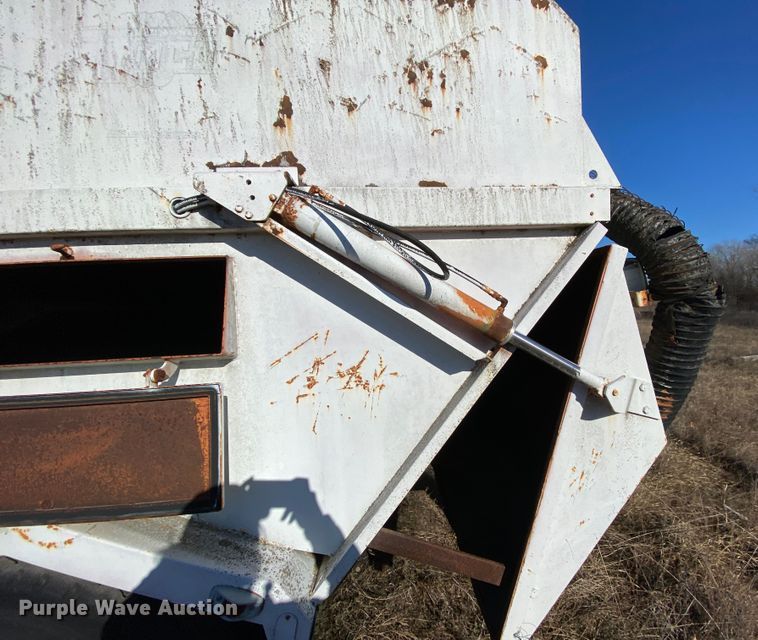 image for item DM2786 1986 GMC TopKick C7000  street sweeper truck