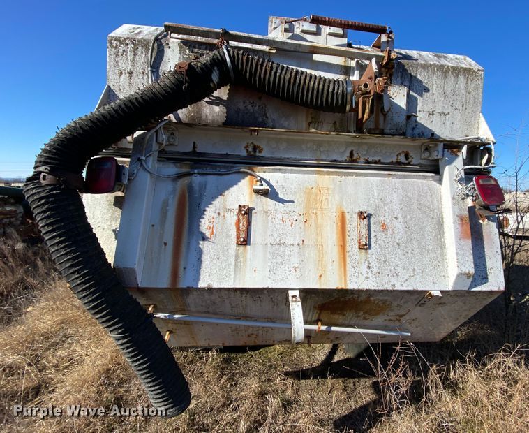 image for item DM2786 1986 GMC TopKick C7000  street sweeper truck