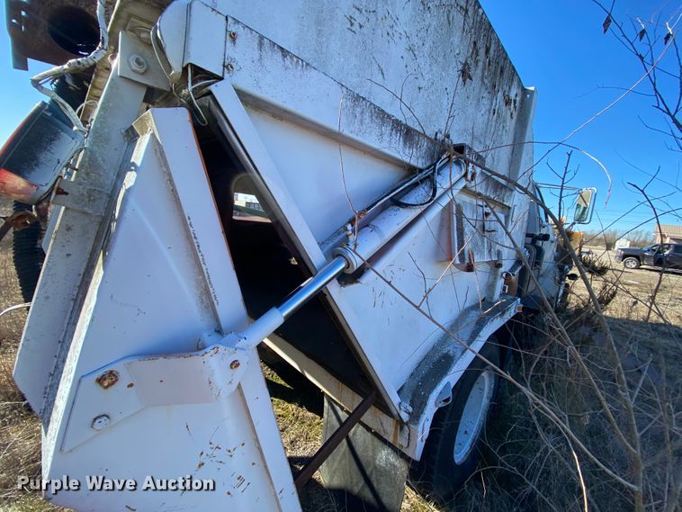 image for item DM2786 1986 GMC TopKick C7000  street sweeper truck