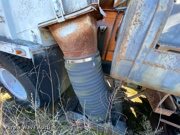 image for item DM2786 1986 GMC TopKick C7000  street sweeper truck