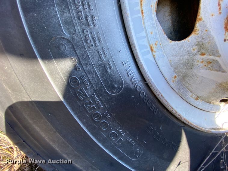 image for item DM2786 1986 GMC TopKick C7000  street sweeper truck