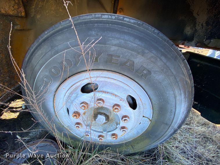 image for item DM2786 1986 GMC TopKick C7000  street sweeper truck