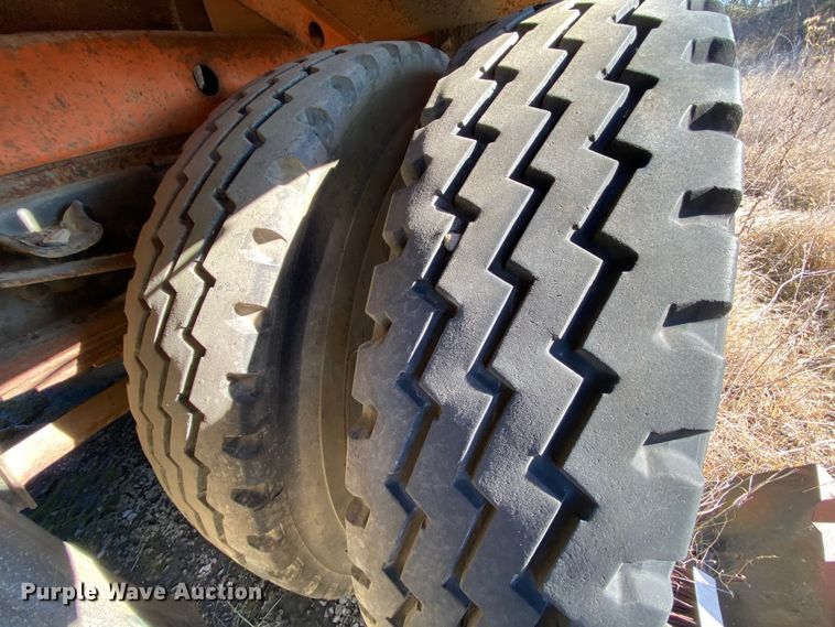 image for item DM2786 1986 GMC TopKick C7000  street sweeper truck