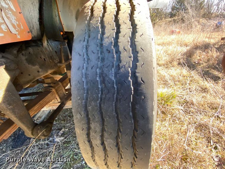 image for item DM2786 1986 GMC TopKick C7000  street sweeper truck