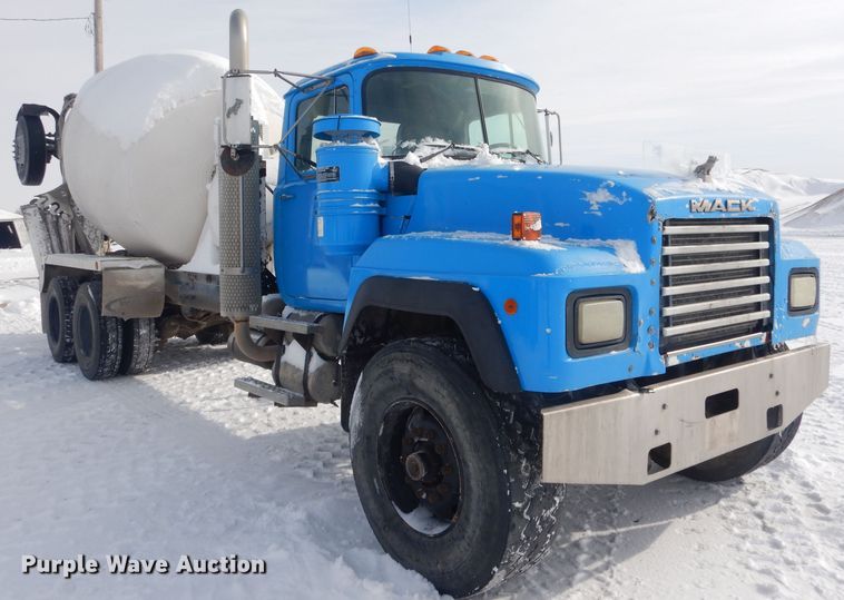 image for item FA9480 1997 Mack RD600  ready mix truck