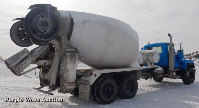 image for item FA9480 1997 Mack RD600  ready mix truck