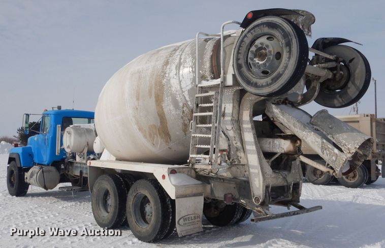 image for item FA9480 1997 Mack RD600  ready mix truck