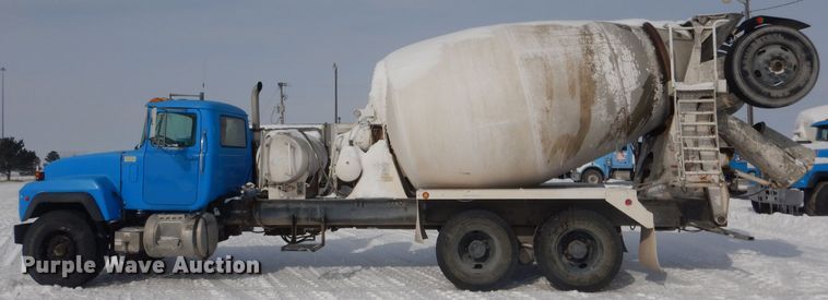 image for item FA9480 1997 Mack RD600  ready mix truck