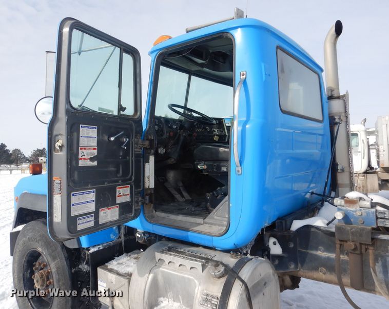 image for item FA9480 1997 Mack RD600  ready mix truck