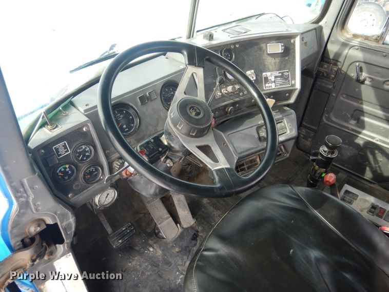 image for item FA9480 1997 Mack RD600  ready mix truck