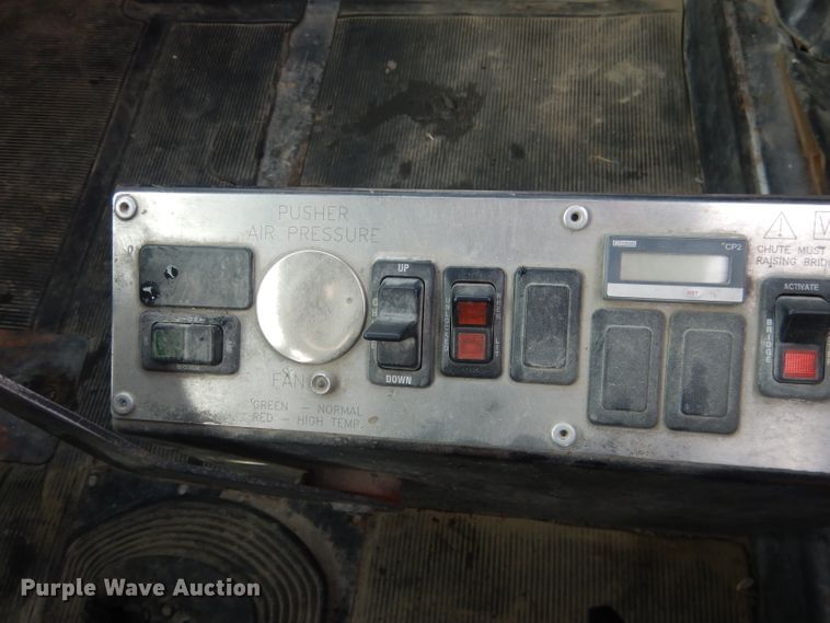 image for item FA9480 1997 Mack RD600  ready mix truck