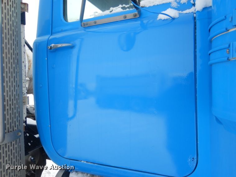 image for item FA9480 1997 Mack RD600  ready mix truck