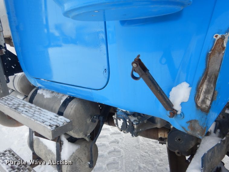 image for item FA9480 1997 Mack RD600  ready mix truck