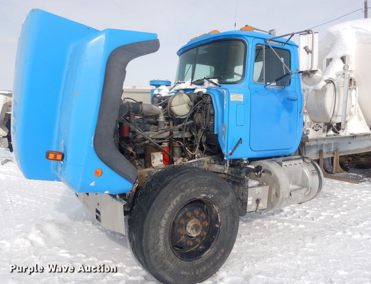 image for item FA9480 1997 Mack RD600  ready mix truck