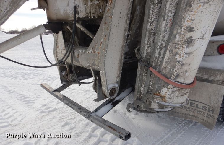 image for item FA9480 1997 Mack RD600  ready mix truck