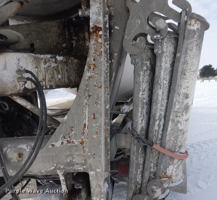 image for item FA9480 1997 Mack RD600  ready mix truck