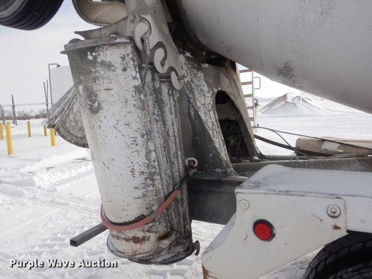 image for item FA9480 1997 Mack RD600  ready mix truck