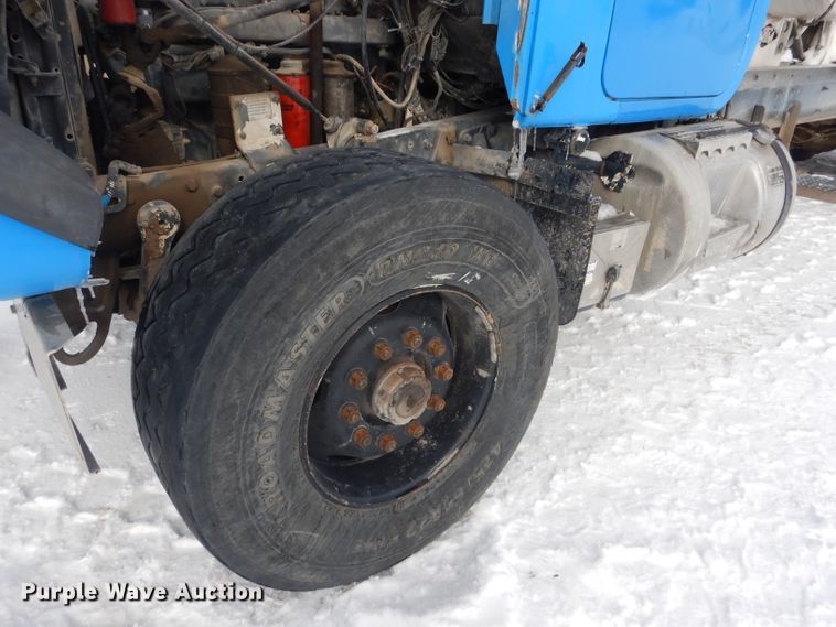 image for item FA9480 1997 Mack RD600  ready mix truck