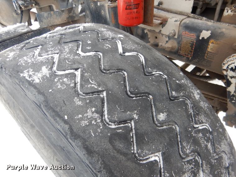 image for item FA9480 1997 Mack RD600  ready mix truck