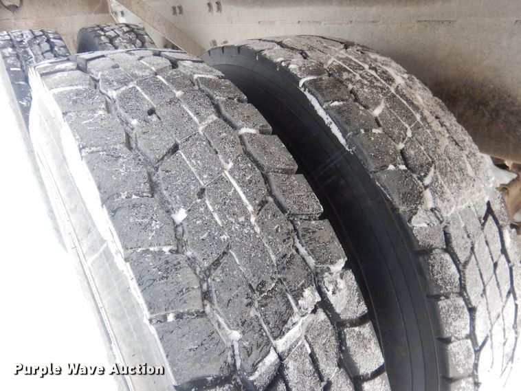 image for item FA9480 1997 Mack RD600  ready mix truck