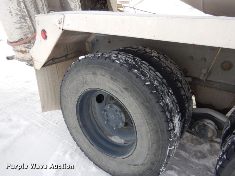 image for item FA9480 1997 Mack RD600  ready mix truck