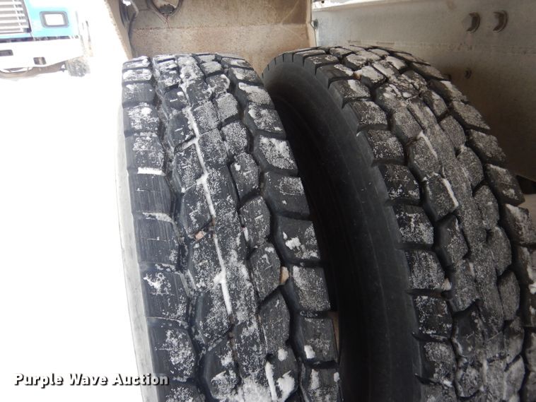 image for item FA9480 1997 Mack RD600  ready mix truck