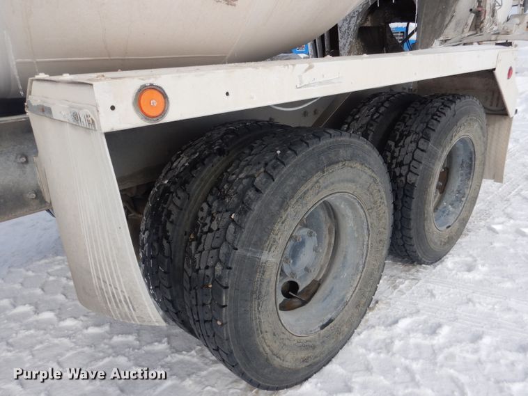 image for item FA9480 1997 Mack RD600  ready mix truck