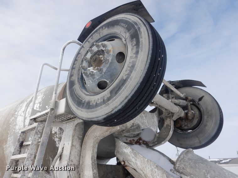 image for item FA9480 1997 Mack RD600  ready mix truck
