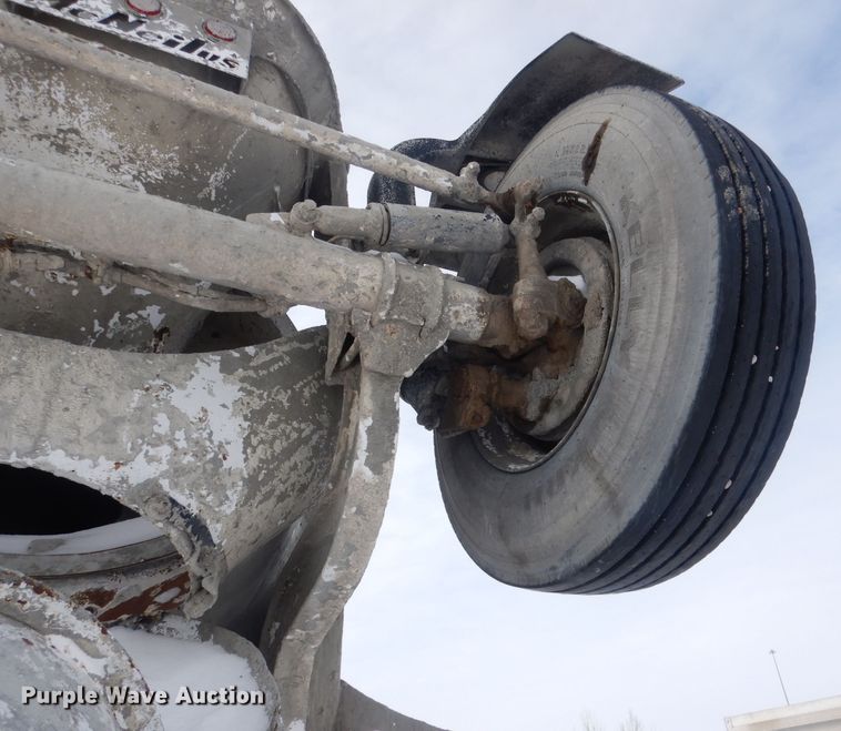 image for item FA9480 1997 Mack RD600  ready mix truck