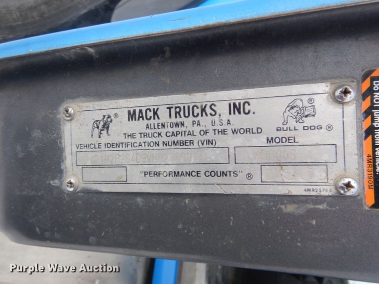 image for item FA9480 1997 Mack RD600  ready mix truck