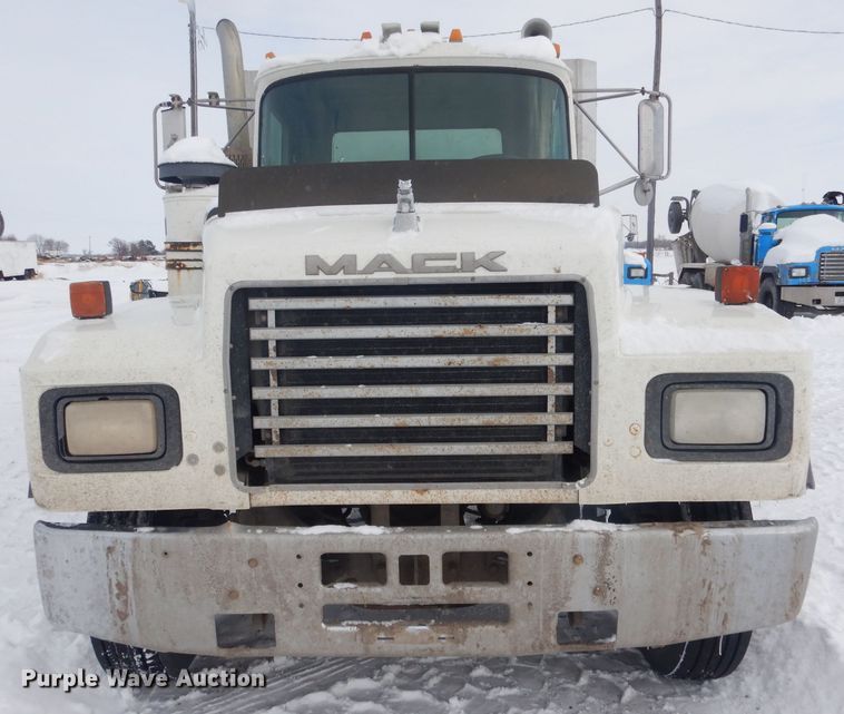 image for item FA9481 1994 Mack RD600  dump truck