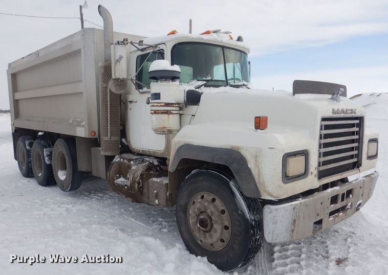image for item FA9481 1994 Mack RD600  dump truck