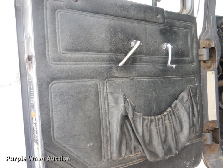 image for item FA9481 1994 Mack RD600  dump truck