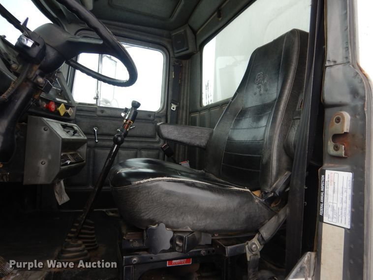 image for item FA9481 1994 Mack RD600  dump truck